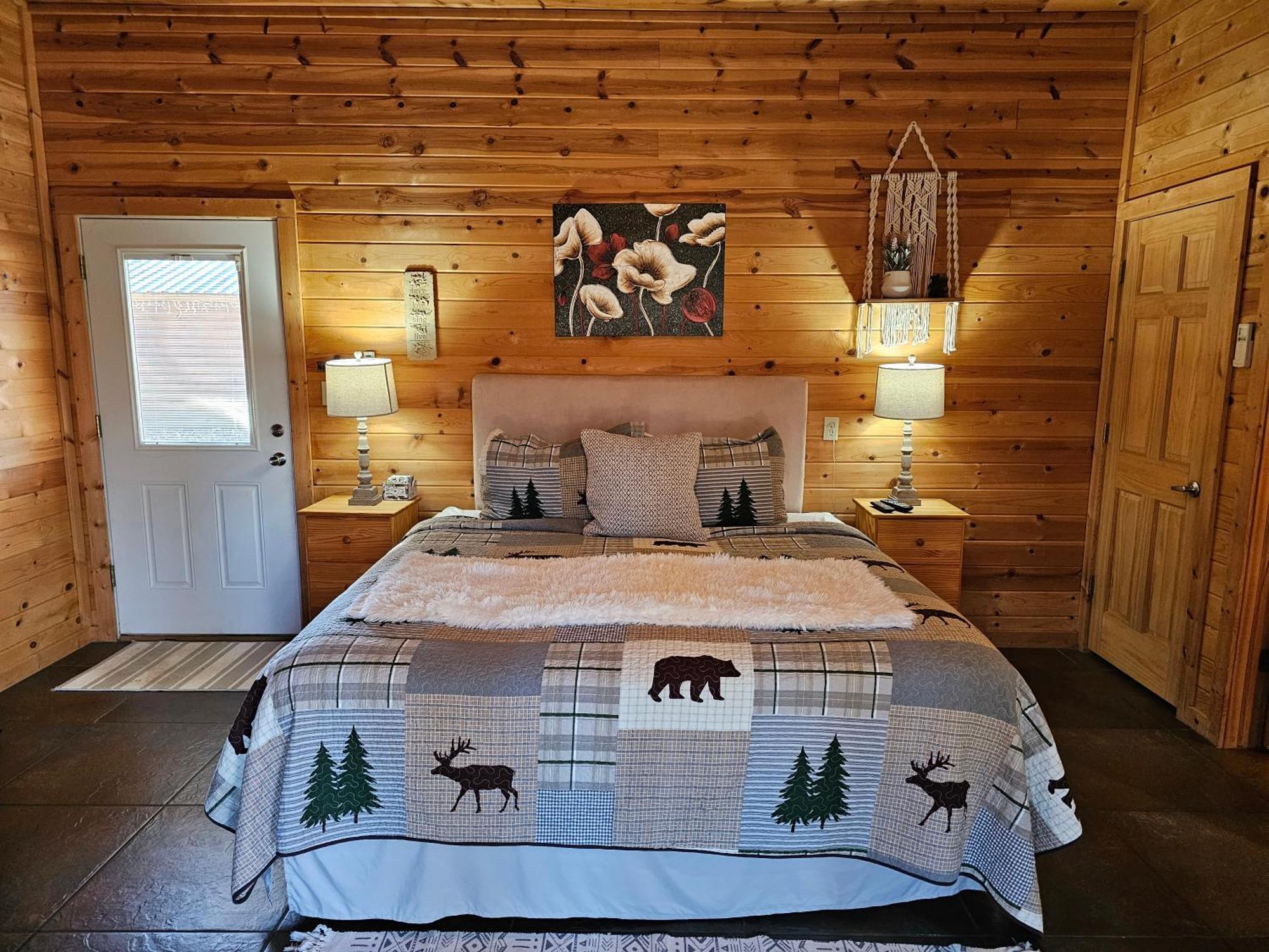 Apartment 2 Min To Beaver Lakeking Bedfirepitjetted Tub